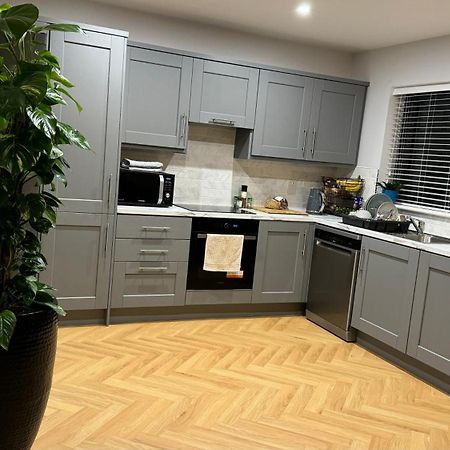Large Bedroom Near To The Center كورك المظهر الخارجي الصورة