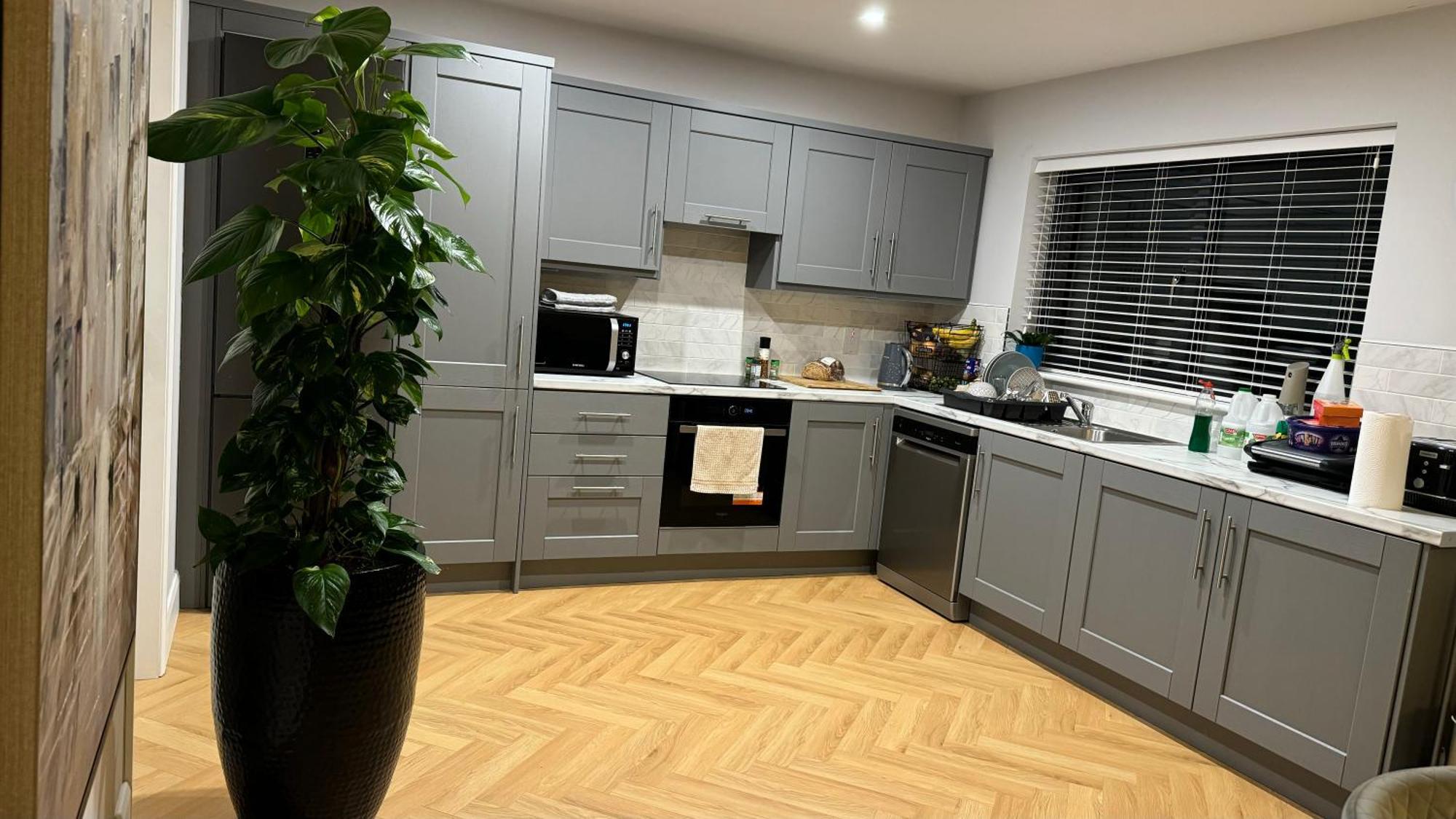 Large Bedroom Near To The Center كورك المظهر الخارجي الصورة